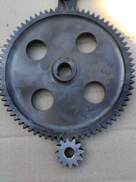шестеренчатая пара  (мод.2,5, Диаметры-190см и 36мм) , в нов. состоян.