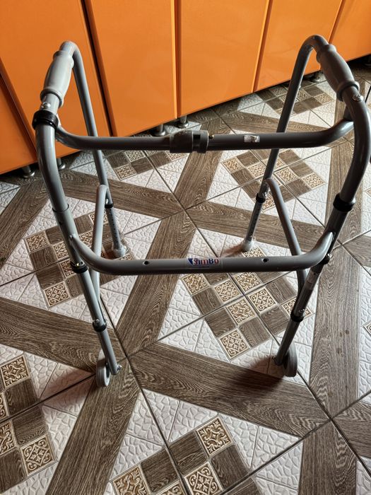 Ходунки для дорослих