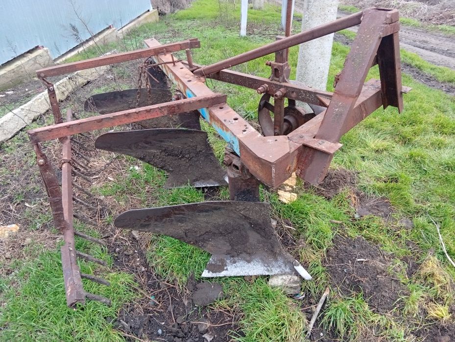 Плуг плн 3 корпуса