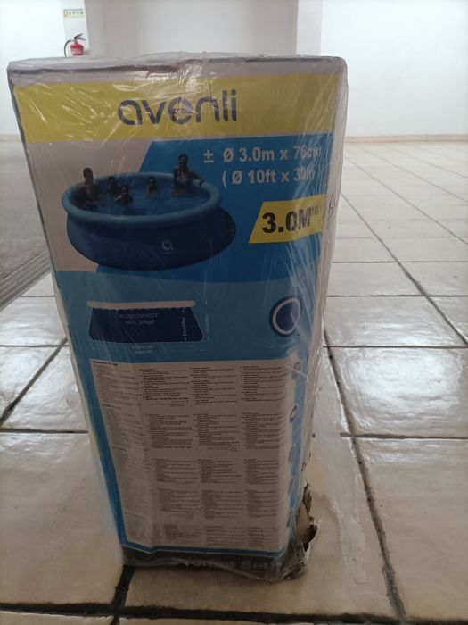 Vendo piscina ainda embalada