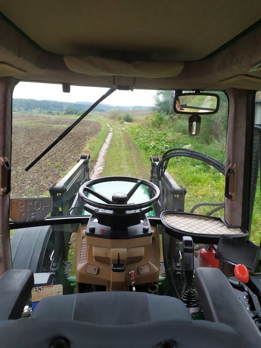 Трактор John Deere 6200