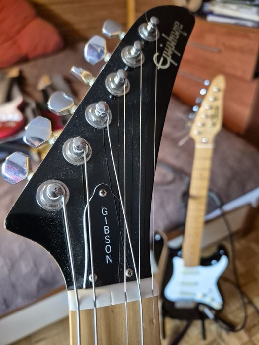 . . Epiphone by Gibson oraz. HARMONY sce.USA.