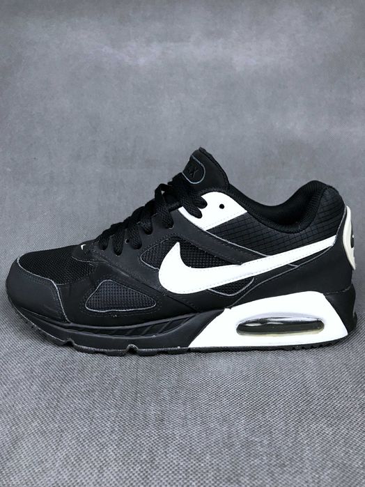 Кросівки NIKE Air Max Command 42.5
