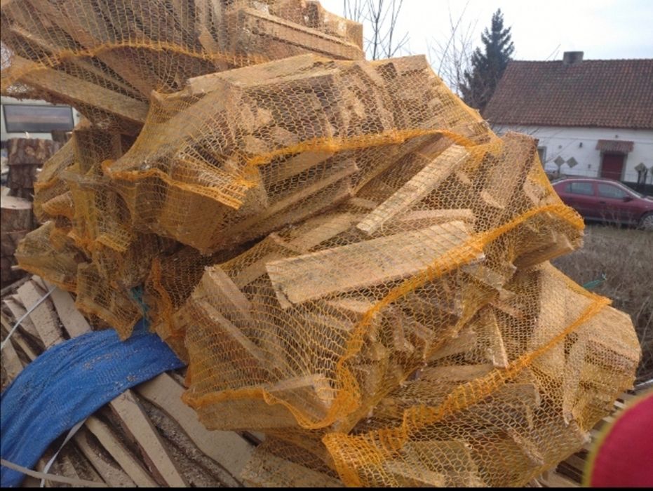 Sprzedam drewno opalowe oraz ogniskowe,