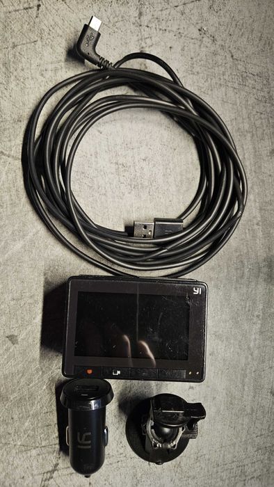 Wideorejestrator samochodowy Xiaomi Yi Dashcam - zestaw