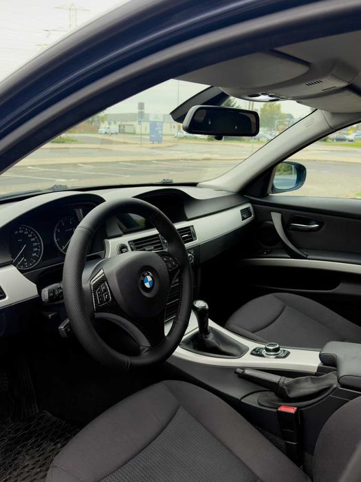 BMW Seria 3 E91 318i