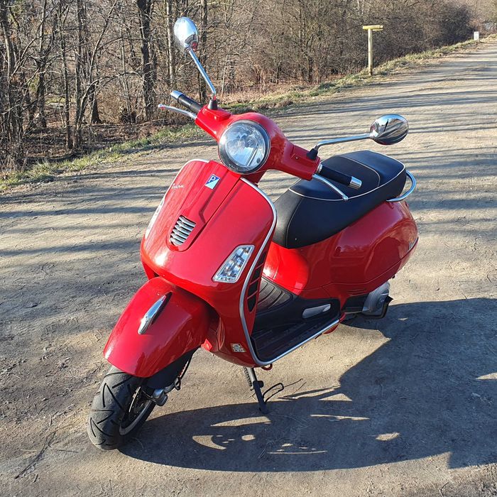 Piaggio Vespa GTS Super 125cm³  Piękna Czerwona OSA