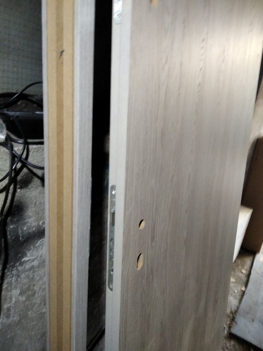 Drzwi wejściowe wewnetrzne wewnątrz klatkowe