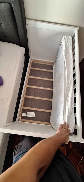 Berço branco ikea