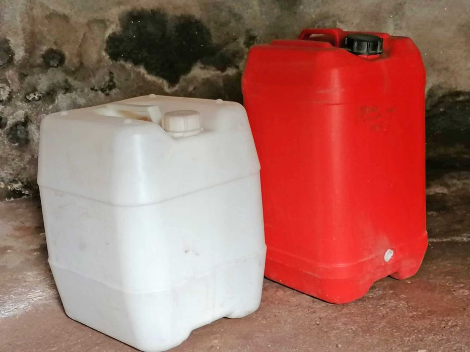 Bidons de plástico de 25 litros