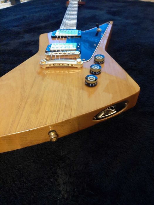 Guitarra Explorer EX 76