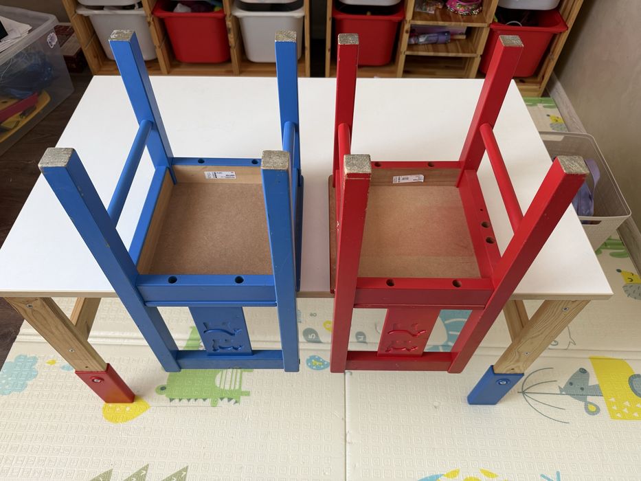 Набір Стіл і 2 стільця (дитячі меблі) Ікеа