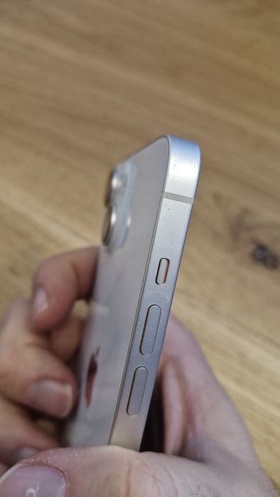 iPhone 14 biały idealny zadbany plus dużo etui