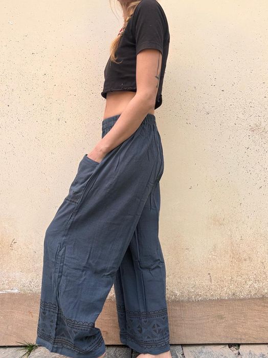 Spodnie etno z szerokimi nogawkami