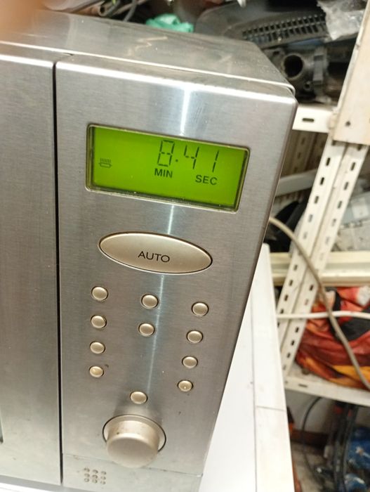 Microondas a funcionar muito bem