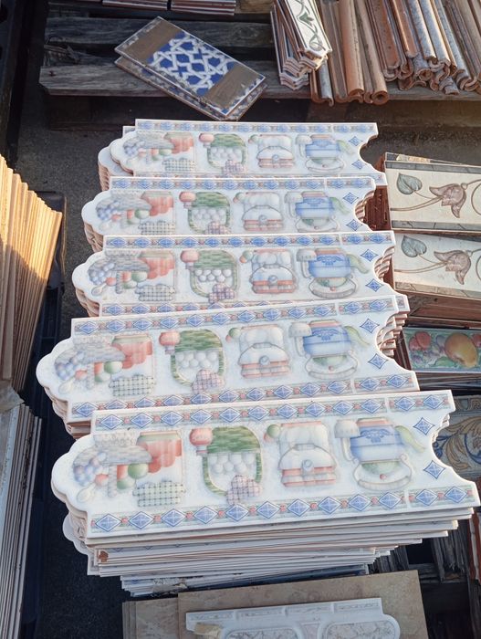 Azulejo, barras, rodapé, etc