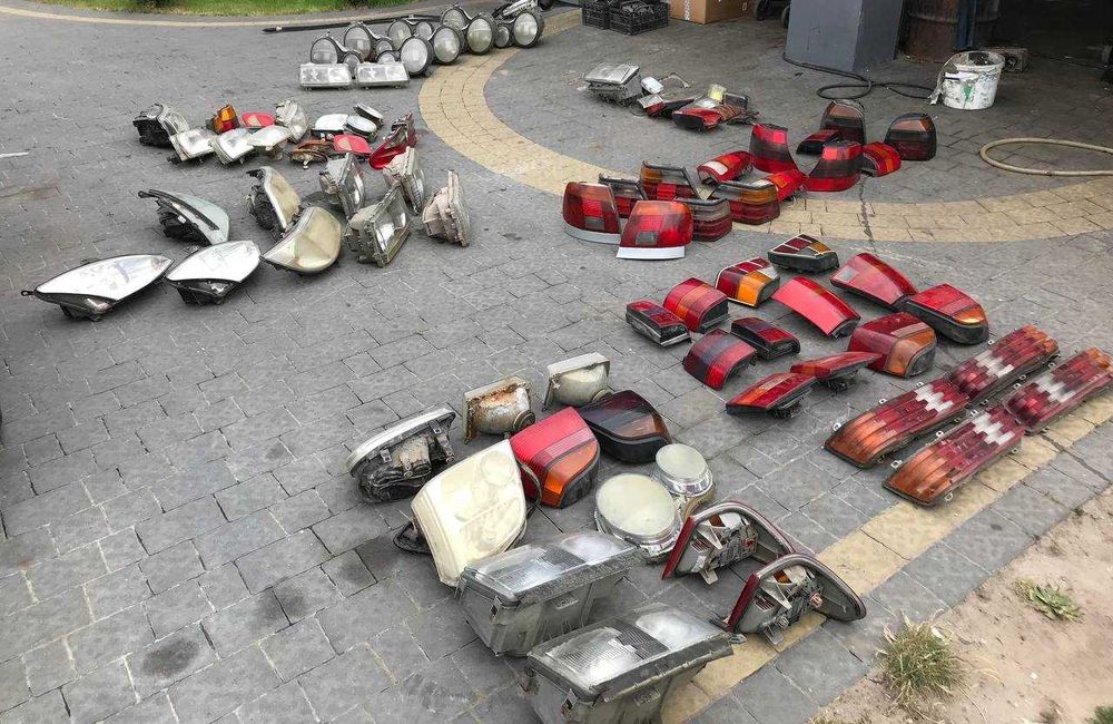 Фара передня права ліва марки авто в описі