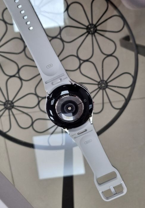 Часы Samsung Galaxy Watch 6