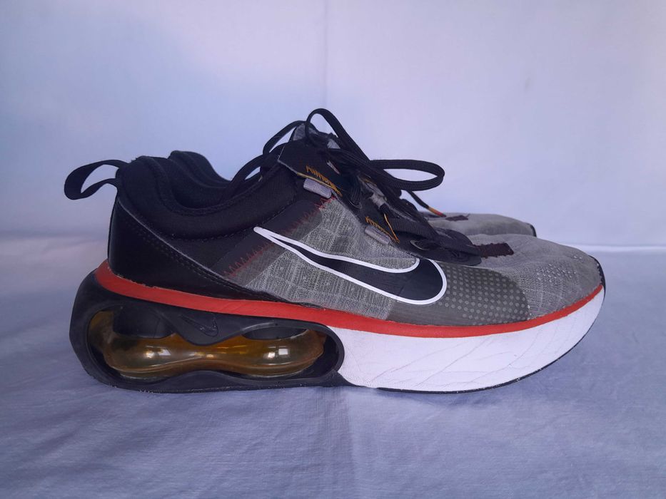 Sprzedam buty dziecięce Nike Air Max 2021.