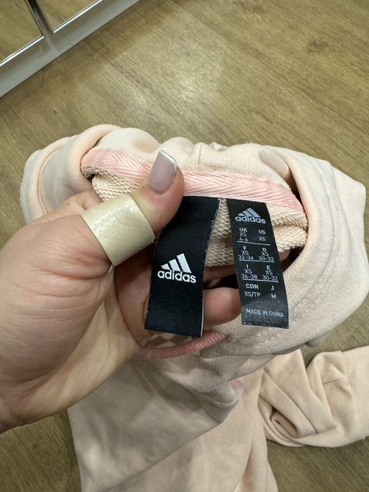 Bluza Adidas XS 32 34 stan bardzo dobry z kapturem