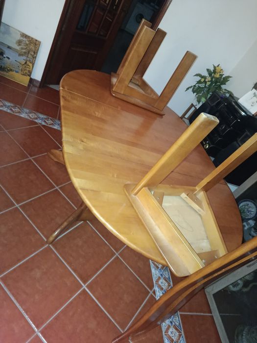 Mesa madeira e 2 cadeiras