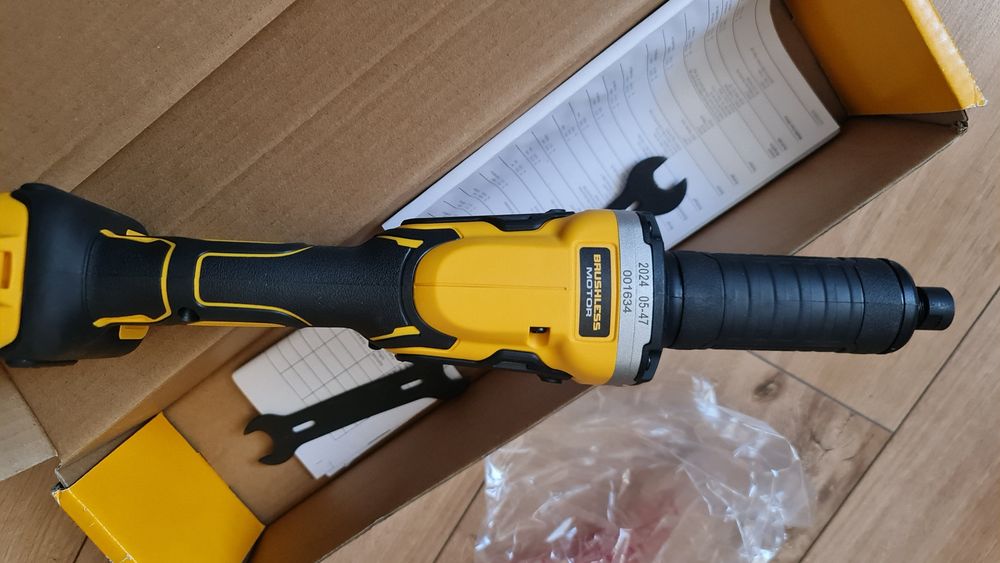 Szlifierka dewalt DCG426N. Okazja