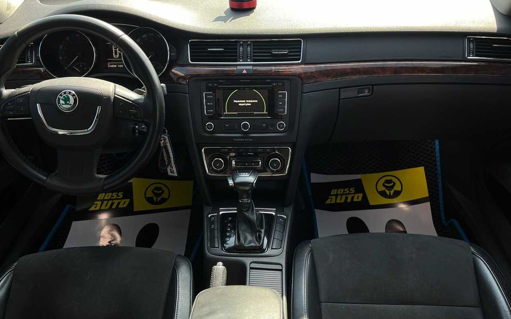 Skoda Superb 2011
