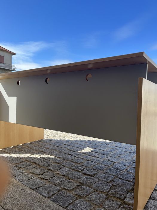 Secretária de madeira