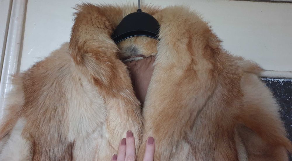 Полушубок кожушок жовтий вовк середня довж Німеччина б/у р.M/L