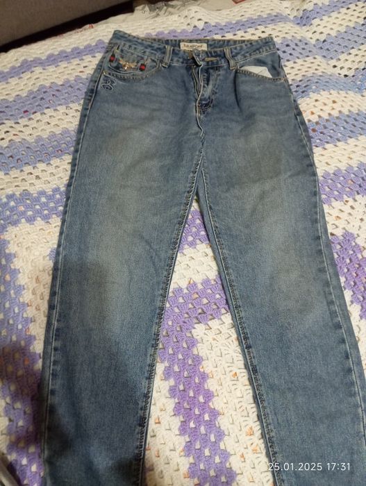 Женские прикольные джинсы