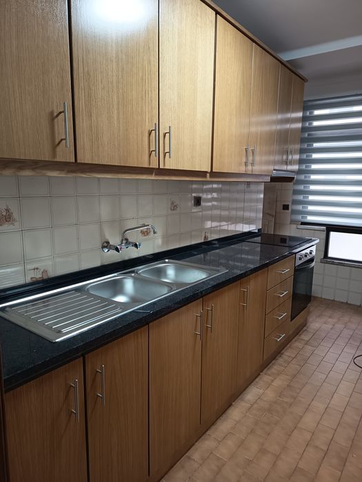 Alugo Apartamento T 3 na rua do Brasil