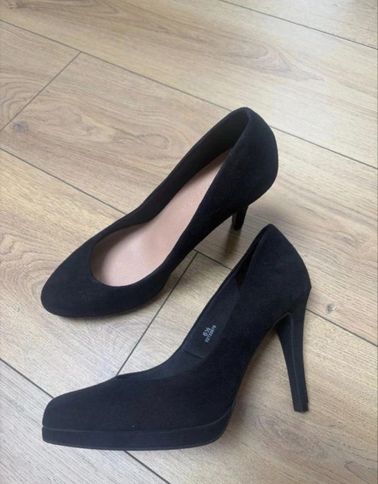 Pantofle na obcasie