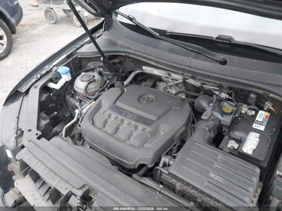 VOLKSWAGEN Tiguan SE, 2017