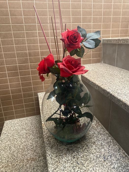 Jarra de vidro decorada