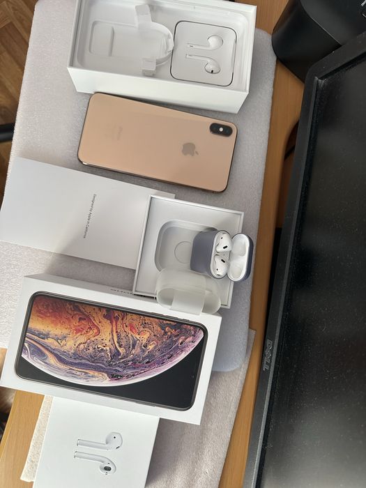 IPhone XS proMax 64gb. AirPods