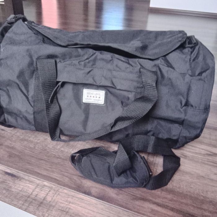 Czarna torba sportowa Semi Line, nowa