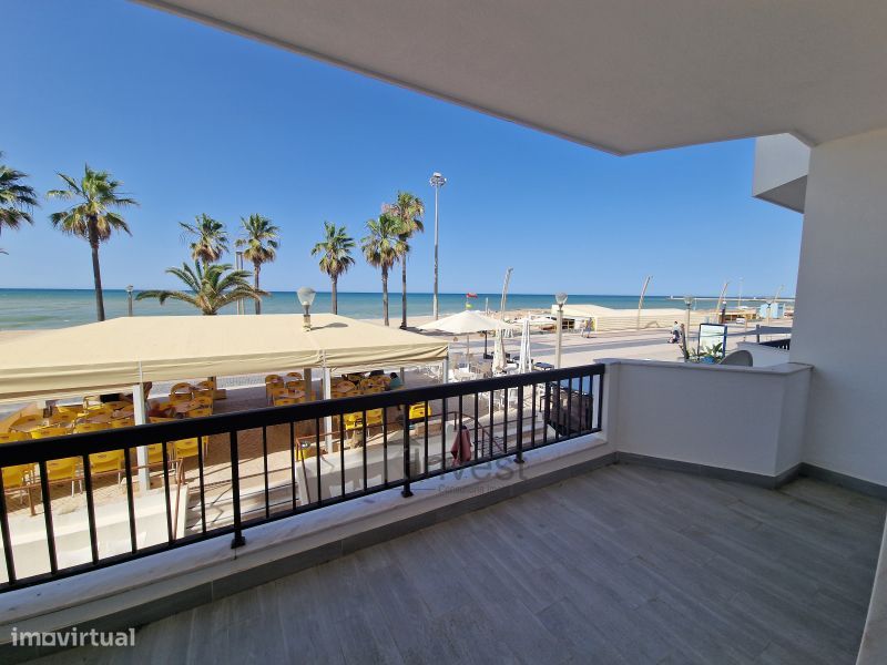 Apartamento T3 Primeira Linha da Praia, Garagem e Vista Mar - Quarteir