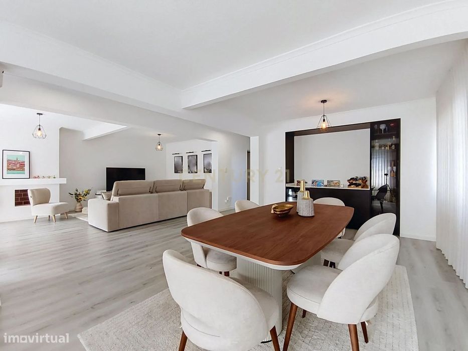 Moradia T5 Renovada com 264 m² em Nossa Senhora do Rosário – Lagoa