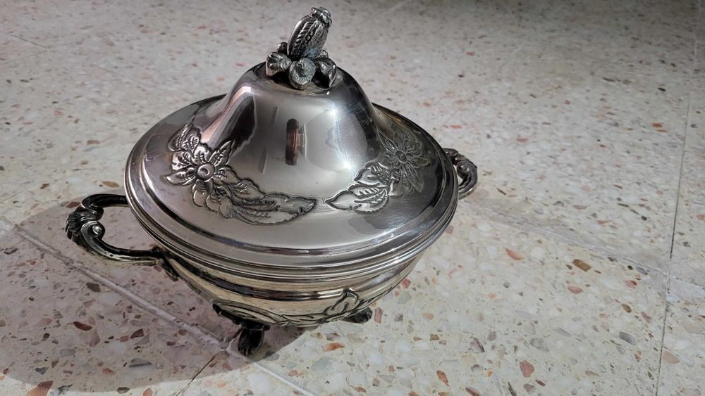 Artigos decorativos diversos para exposição