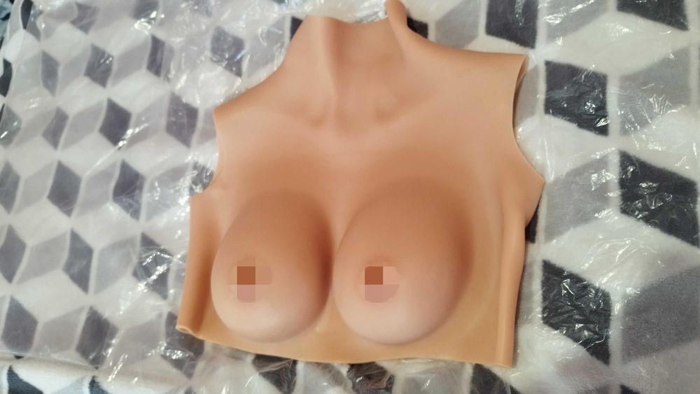 Накладная силиконовая грудь чашка В СИЛИКОН наполнитель