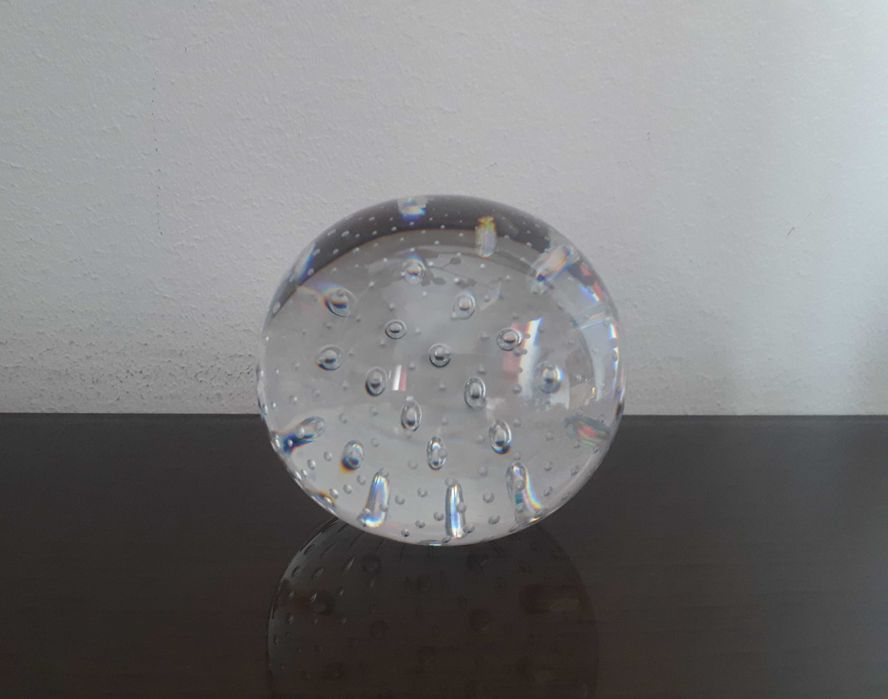 Pisa papeis em cristal