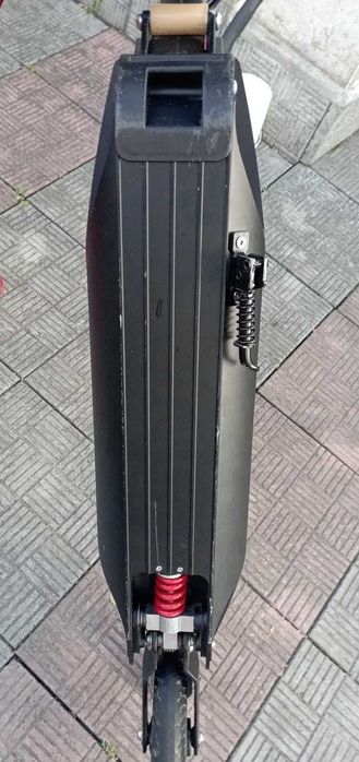 Продам електросамокат KONAR KES-A07