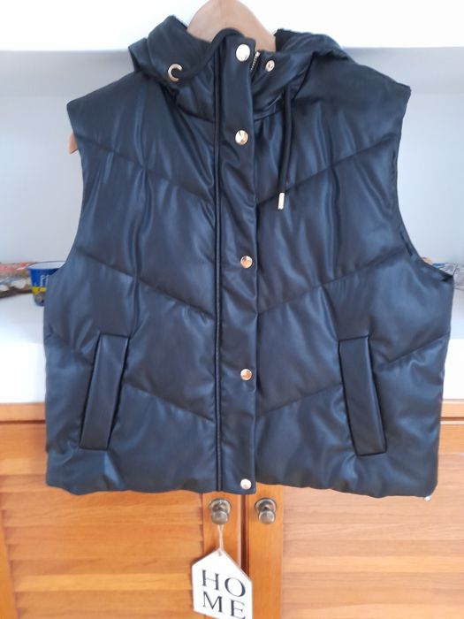 Colete acolchoado em polipele Zara