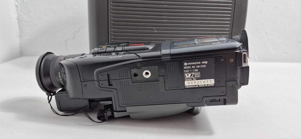 Kultowa Kamera VHS-C Hitachi VM-C52E | Retro Zestaw w Walizce