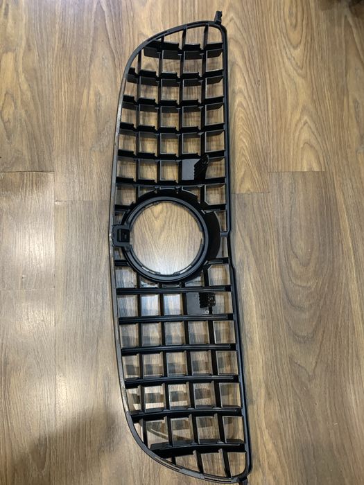 Решітка радіатора Mercedes GLS X166 AMG