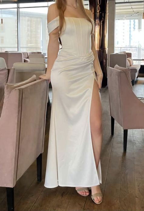 Сукня на випускний