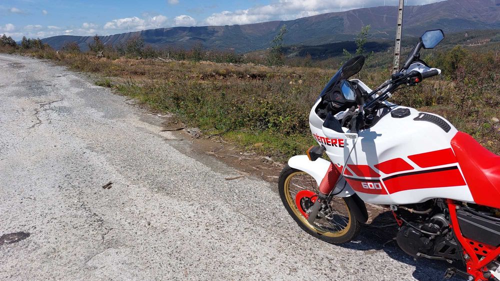 Yamaha Ténéré XT600 3AJ (1986) – Restauro Antigo c/ Suspensão Wilbers (Para Recomissionar)