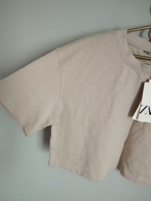 Вкорочена бежева футболка Zara