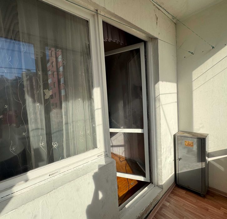 Підселення для ХЛОПЦЯ Пасічна (Делікатес) окрема кімната в 3-к