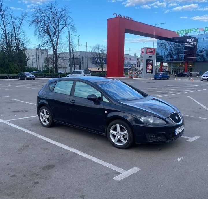Продам автомобиль SEAT Leon